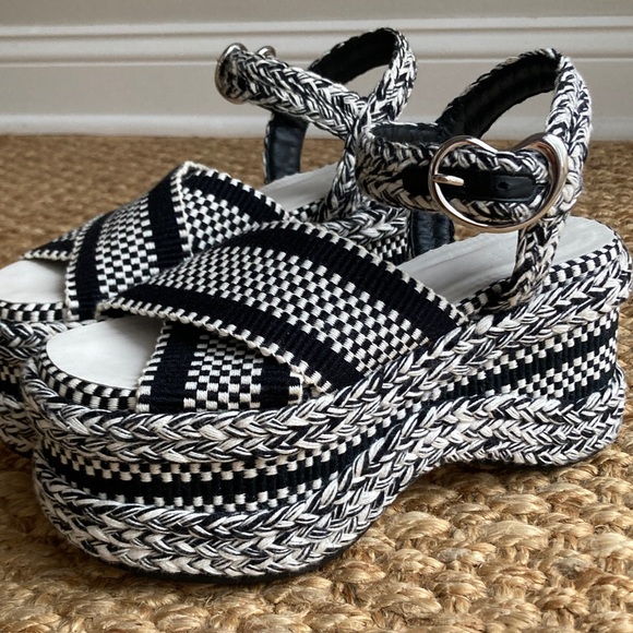 Amambaih Gala Platform. Size 36 - Picture 7 of 16